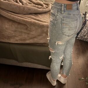 Mid rise ripped American eagle skinny jeans size 0 
-extra stretch waist band